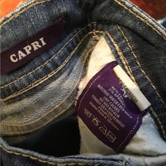 VIGOSS size 5 Jean Capri 7 pocket
2 button and zipper closure - Picture 6 of 12